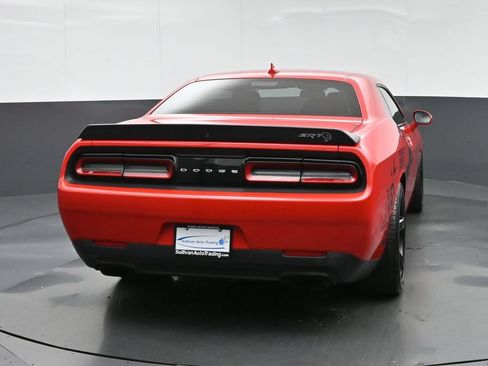 Used 2018 Dodge Challenger SRT Hellcat RWD image 6