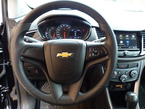 Used 2019 Chevrolet Trax LS image 38