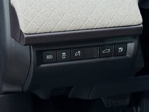 Used 2026 Toyota Camry XLE AWD/4WD image 10