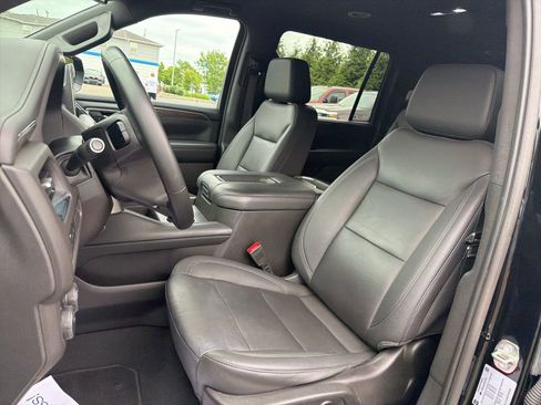 Used 2023 Chevrolet Suburban LT AWD/4WD image 18
