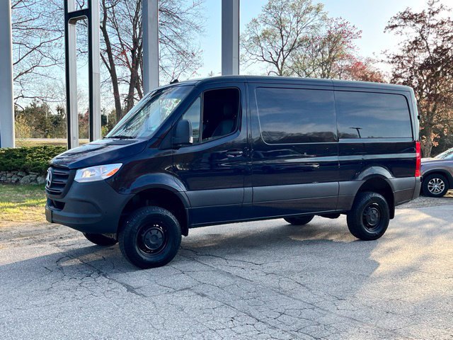 Used 2024 Mercedes-Benz Sprinter 2500 image 2