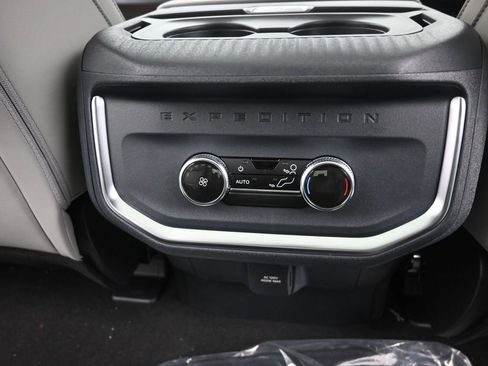 New 2026 Ford Expedition Active RWD image 14