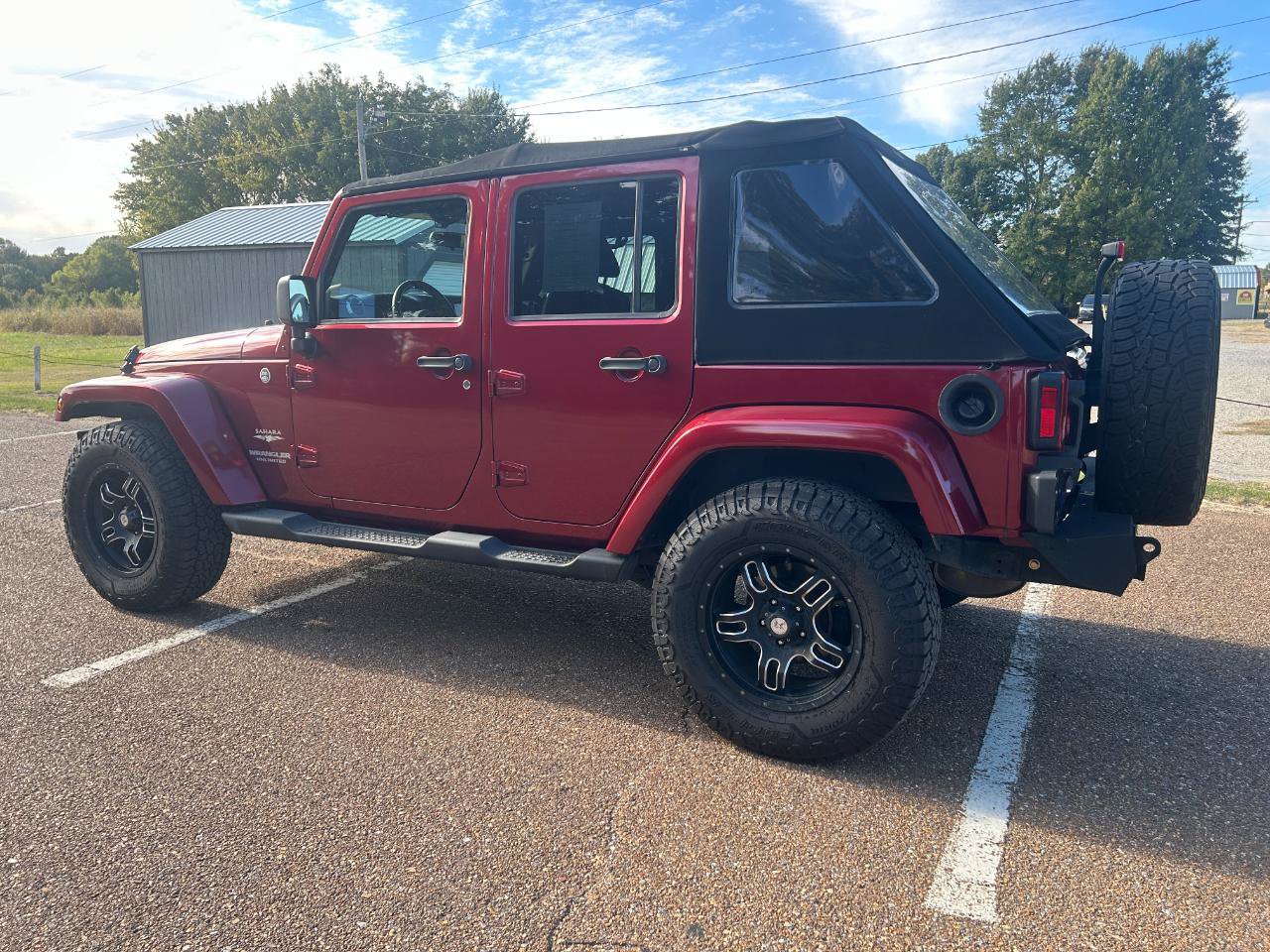 Used 2012 Jeep Wrangler Unlimited Sahara w/ Dual Top Group AWD/4WD image 3