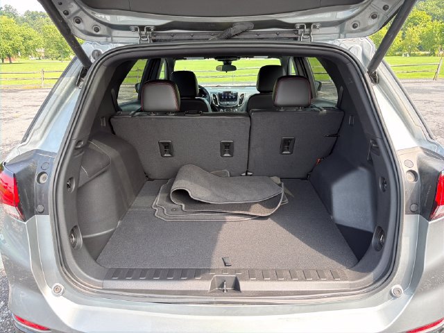 Used 2024 Chevrolet Equinox RS w/ RS Leather Package FWD image 9