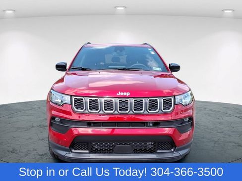 Used 2024 Jeep Compass Latitude AWD/4WD image 3
