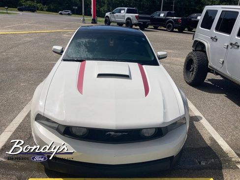 Used 2011 Ford Mustang GT Premium w/ Comfort Pkg RWD image 2