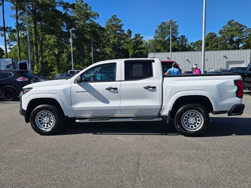Used 2024 Chevrolet Colorado W/T w/ WT Convenience Package RWD image 2