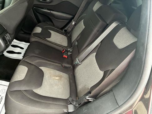 Used 2014 Jeep Cherokee Latitude w/ Cold Weather Group AWD/4WD image 9