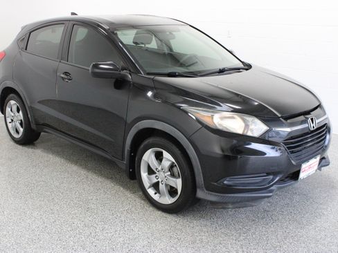 Used 2017 Honda HR-V LX image 4