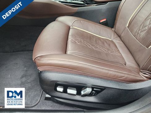 Used 2023 BMW 540i w/ M Sport Package image 31