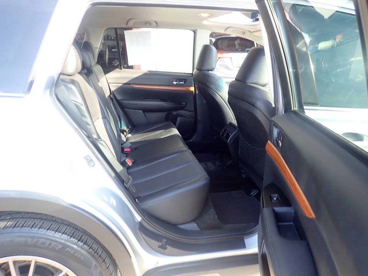 Used 2014 Subaru Outback 2.5i Limited w/ Moonroof Package AWD/4WD image 28