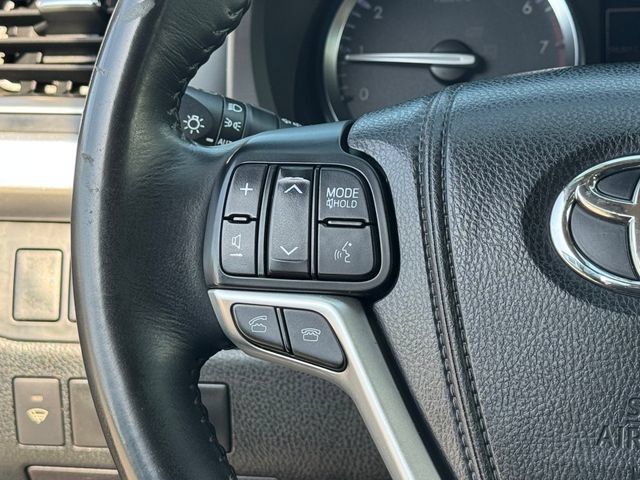 Used 2015 Toyota Highlander XLE AWD/4WD image 27