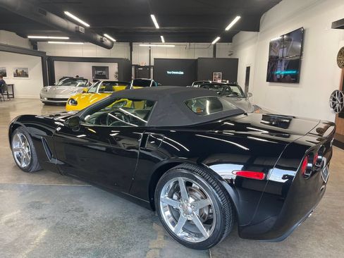 Used 2007 Chevrolet Corvette Convertible w/ Preferred Equipment Group RWD image 9