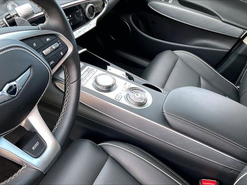 Used 2025 Genesis Electrified GV70 AWD/4WD image 18