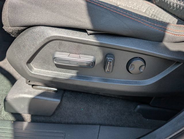 Used 2025 Honda Pilot Sport image 16