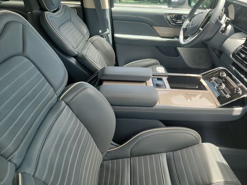 Certified 2022 Lincoln Navigator L Black Label AWD/4WD image 12