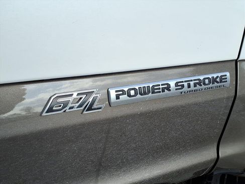 Used 2019 Ford F350 Lariat w/ Lariat Ultimate Package image 9