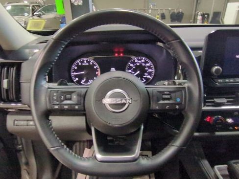 Used 2024 Nissan Pathfinder SV AWD/4WD image 5