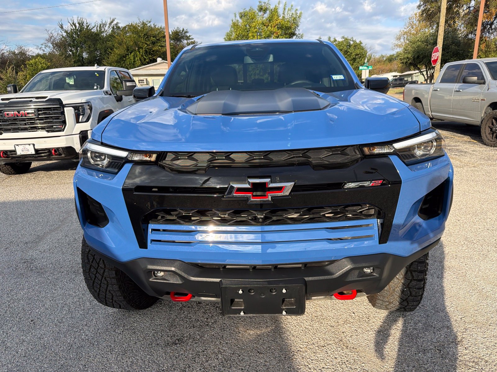 Used 2026 Chevrolet Colorado ZR2 w/ Technology Package AWD/4WD image 2