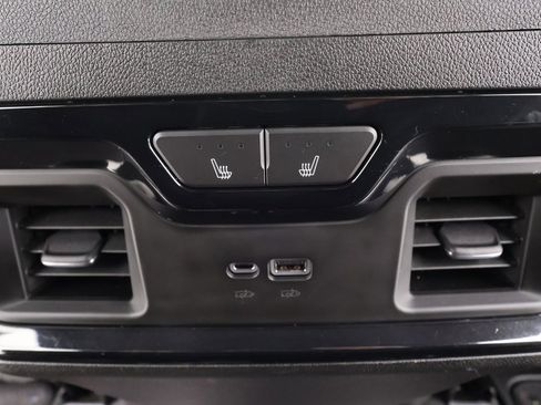 Used 2023 GMC Sierra 1500 AT4 w/ AT4 Preferred Package image 18