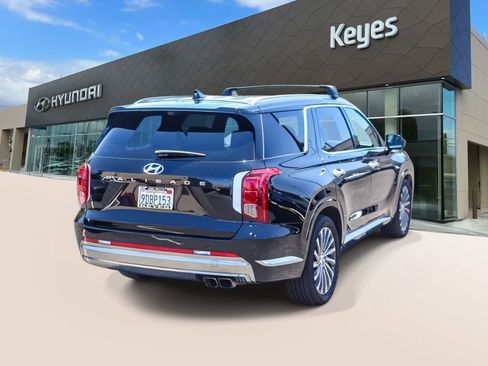 Used 2023 Hyundai Palisade Calligraphy FWD image 4