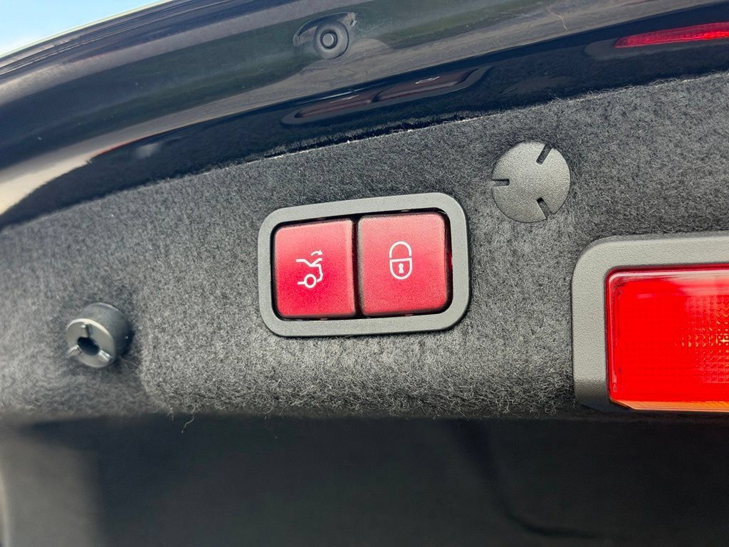 Used 2019 Mercedes-Benz C 300 4MATIC Sedan image 40