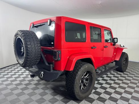 Used 2014 Jeep Wrangler Unlimited Sahara AWD/4WD image 6
