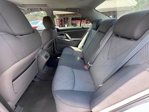 Used 2011 Toyota Camry SE image 17