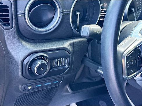 Used 2021 Jeep Wrangler Unlimited Sahara image 11