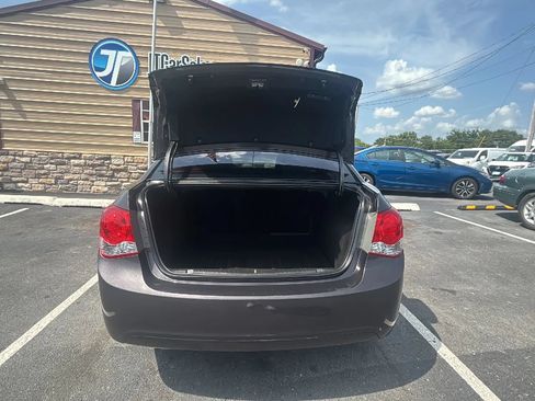 Used 2014 Chevrolet Cruze LS FWD image 16