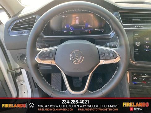 New 2024 Volkswagen Tiguan SE image 29