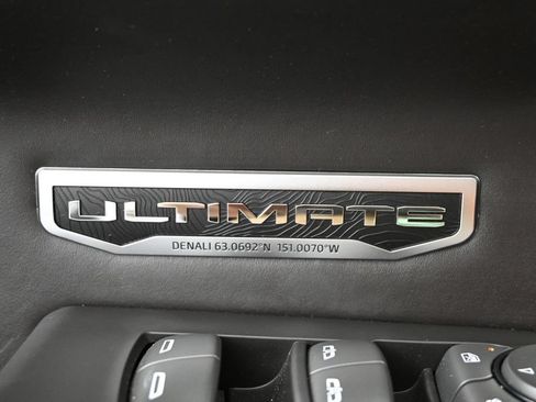 Used 2022 GMC Sierra 1500 Denali Ultimate AWD/4WD image 17