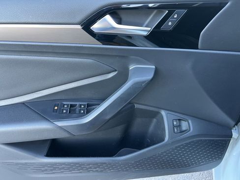 Used 2021 Volkswagen Jetta SEL Premium image 12