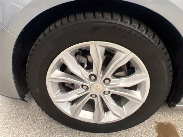 Used 2023 Chevrolet Malibu LT FWD image 9