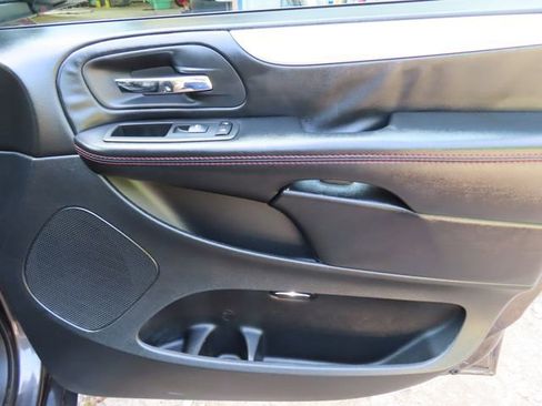Used 2019 Dodge Grand Caravan GT FWD image 35