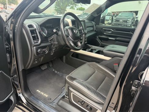Used 2019 RAM 1500 Laramie w/ Sport Appearance Package AWD/4WD image 16