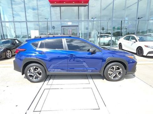 Used 2024 Subaru Crosstrek 2.0i Premium image 3