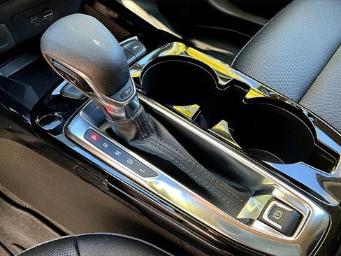 Used 2025 Chevrolet Trax ACTIV w/ Sunroof Package image 15