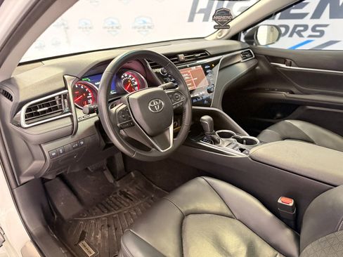 Used 2018 Toyota Camry XSE image 14