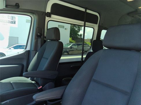Used 2019 Mercedes-Benz Sprinter 2500 image 13