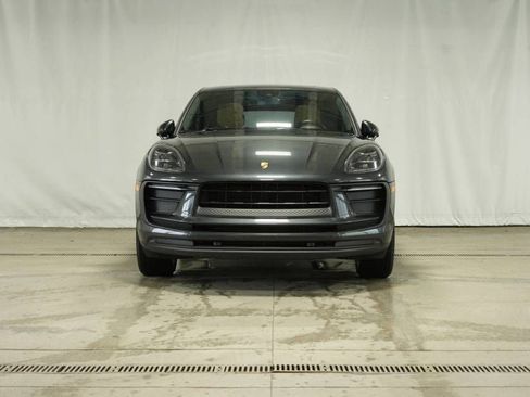 Certified 2022 Porsche Macan AWD/4WD image 10