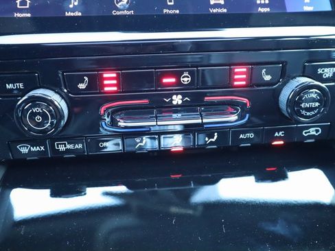 New 2025 Jeep Grand Cherokee Limited w/ Black Appearance Package image 8