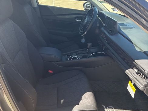 Used 2025 Honda Accord SE image 6