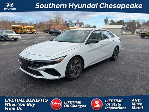 New 2025 Hyundai Elantra Sport image 1