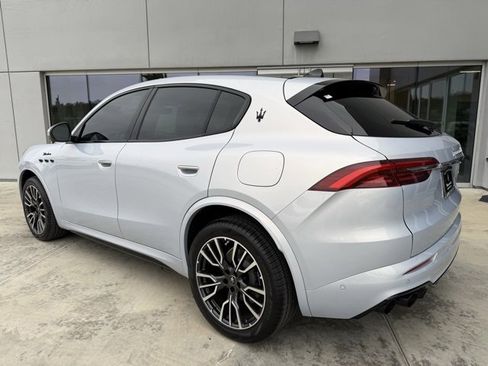 Certified 2023 Maserati Grecale Modena image 4