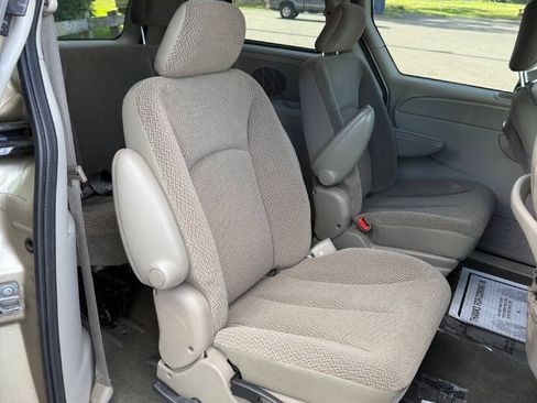 Used 2007 Dodge Caravan SXT FWD image 13