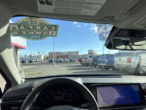 Used 2026 Toyota Camry XLE image 3