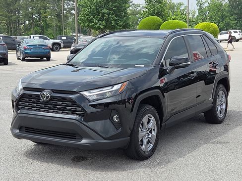 Used 2025 Toyota RAV4 XLE w/ Convenience Package AWD/4WD image 2