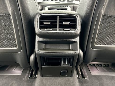 Used 2022 Mercedes-Benz GLE 350 4MATIC w/ Premium Package image 21