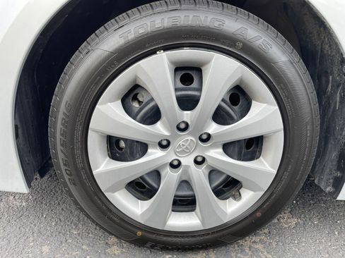 Used 2025 Toyota Corolla LE image 30